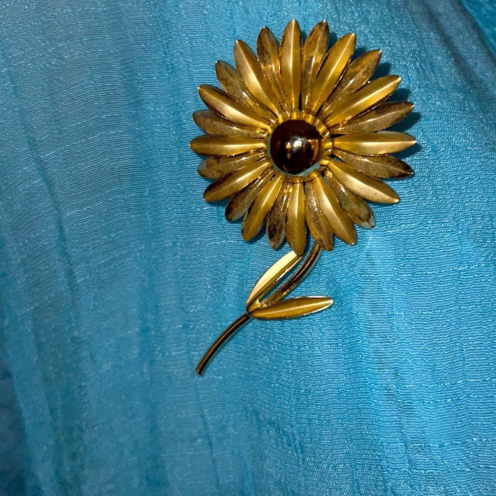 VINTAGE DAISY PIN - Picture 4 of 4